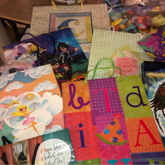 Bundle of assorted gift bags - Picture 3 of 7